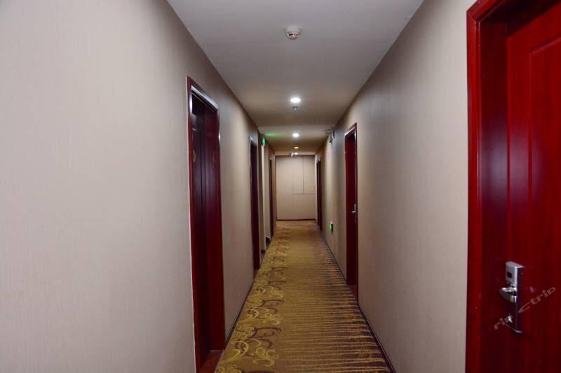 Wudangshan Jianpuzhai Hotel Danjiangkou Exterior foto